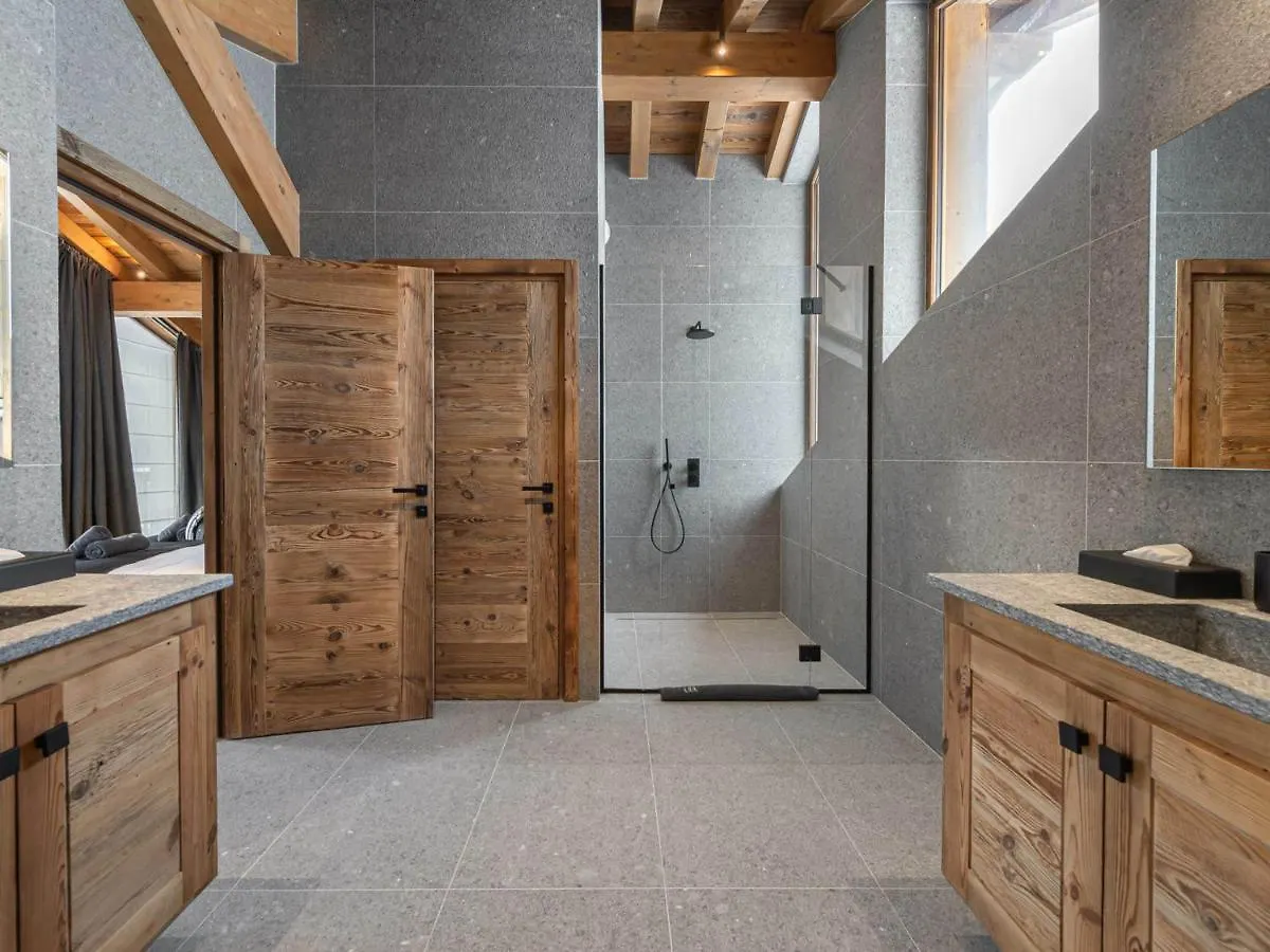Chalet Neuf Avec Piscine, Sauna Et Proche Des Pistes A Courchevel Village - Fr-1-562-49