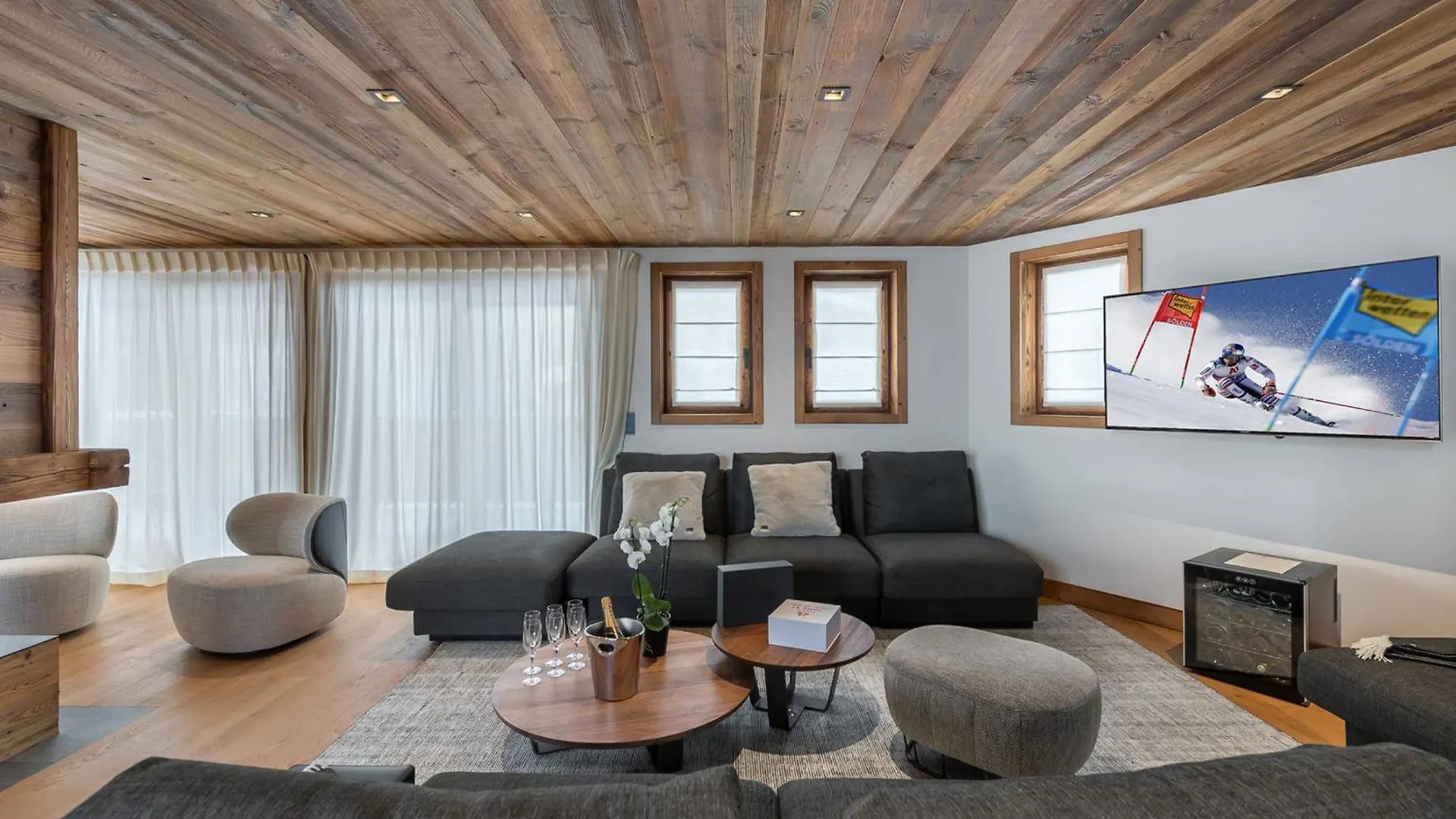 Chalet Neuf Avec Piscine, Sauna Et Proche Des Pistes A Courchevel Village - Fr-1-562-49